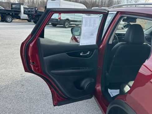 Used 2022 Nissan Rogue Sport SL image 29