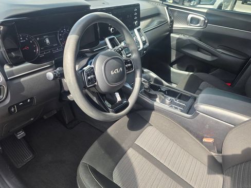 Used 2022 Kia Sorento LX FWD image 21