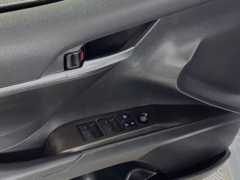 Used 2022 Toyota Camry SE image 17