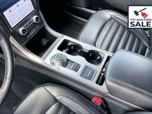 Used 2024 Ford Edge SEL AWD/4WD image 17