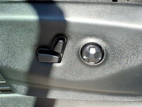 Used 2017 Chrysler Pacifica Touring-L FWD image 15
