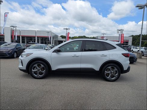 Used 2025 Ford Escape ST-Line FWD image 6