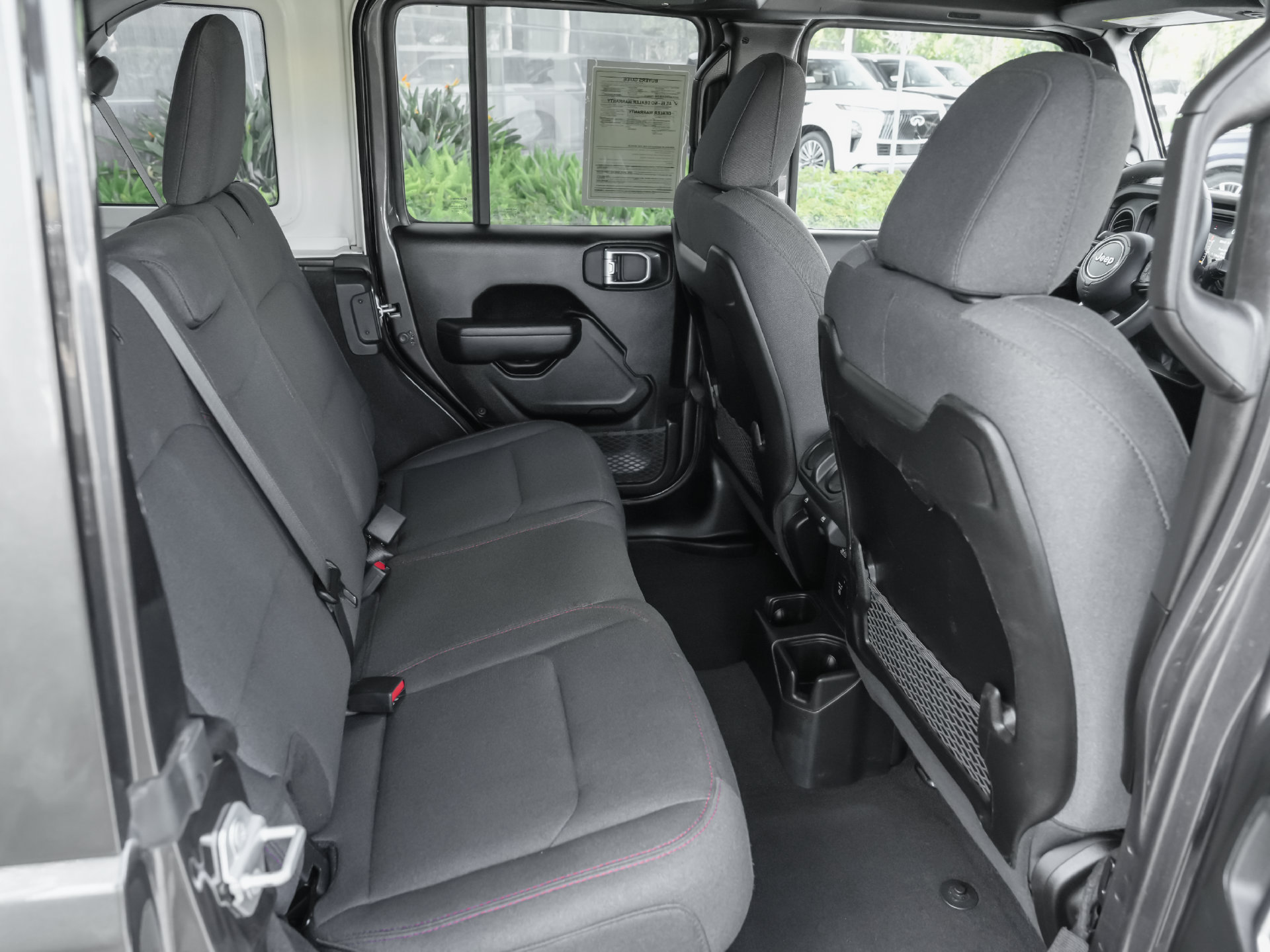 Used 2025 Jeep Wrangler Unlimited Rubicon AWD/4WD image 38