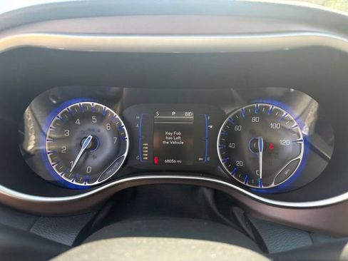 Used 2022 Chrysler Voyager LX FWD image 13