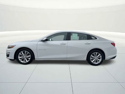 Used 2024 Chevrolet Malibu LT image 2