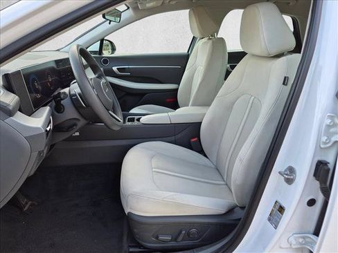 Used 2025 Hyundai Sonata SEL FWD image 15