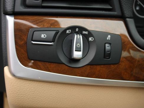 Used 2011 BMW 535i xDrive Sedan image 40