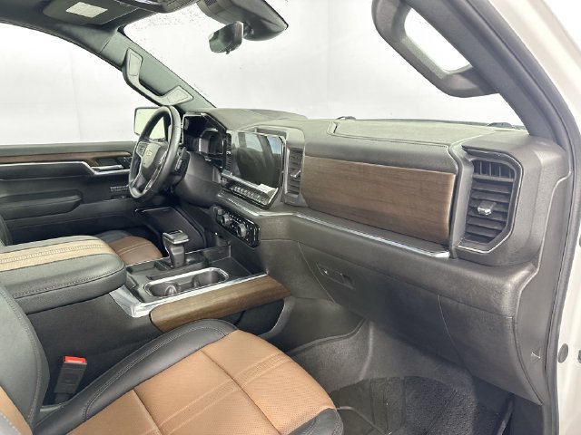 Used 2024 Chevrolet Silverado 1500 High Country w/ High Country Premium Package AWD/4WD image 30