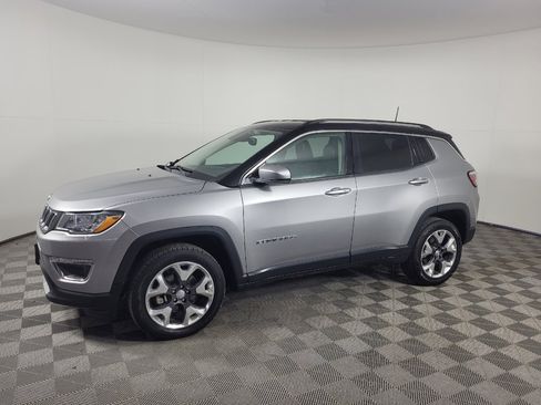 Used 2017 Jeep Compass Limited AWD/4WD image 2
