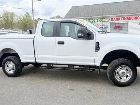 Used 2017 Ford F250 XL w/ Power Equipment Group AWD/4WD image 8