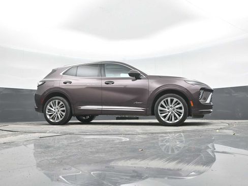 Used 2024 Buick Envision Avenir image 36