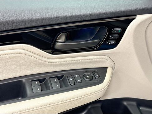 New 2026 Honda Odyssey Touring image 17
