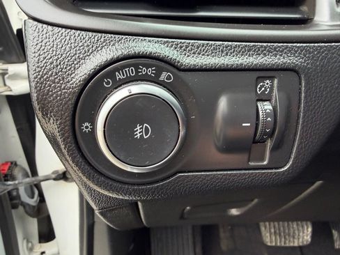 Used 2020 Buick Envision Essence FWD image 15