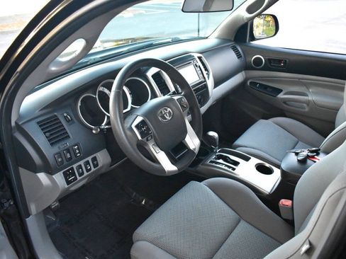 Used 2015 Toyota Tacoma 4x4 Double Cab w/ TRD Off-Road Package image 32
