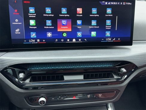 Used 2025 BMW i4 eDrive40 image 32