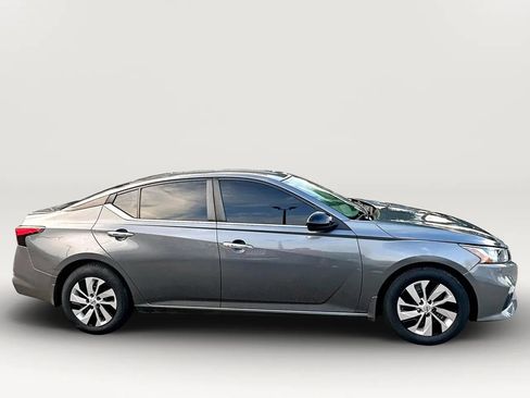 Used 2020 Nissan Altima 2.5 S FWD image 11