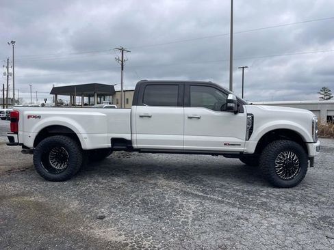 New 2026 Ford F450 Platinum w/ Platinum Plus Package AWD/4WD image 2