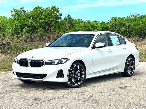 New 2026 BMW 330i Sedan w/ Premium Package RWD image 2