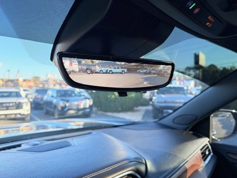 Used 2023 GMC Yukon Denali Ultimate image 15