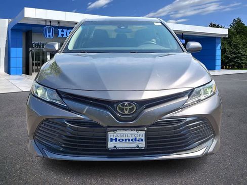 Used 2018 Toyota Camry LE FWD image 28