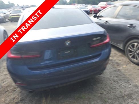 Used 2022 BMW 330i Sedan w/ Premium Package 2 RWD image 4