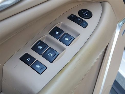 Used 2019 Cadillac Escalade ESV Platinum image 24