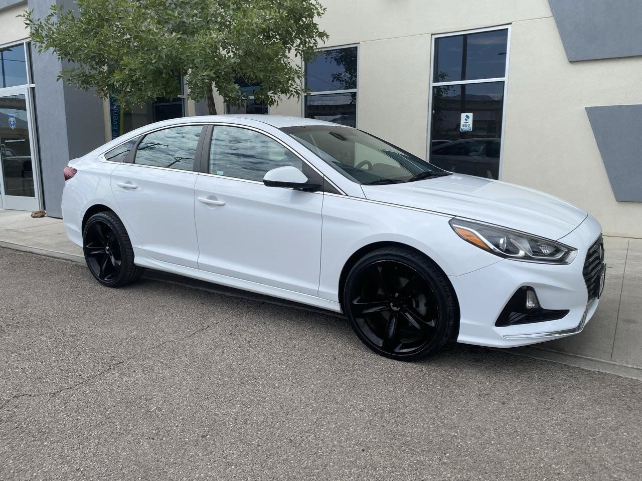 Used 2019 Hyundai Sonata SE FWD image 2