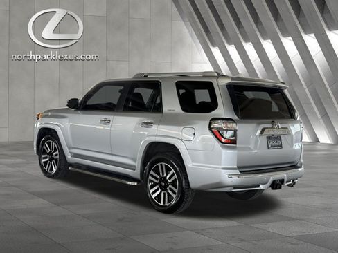 Used 2024 Toyota 4Runner Limited AWD/4WD image 2