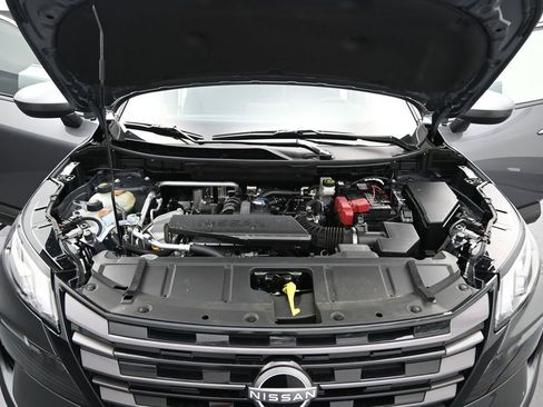 Used 2026 Nissan Rogue SV w/ Cold Weather Package FWD image 5