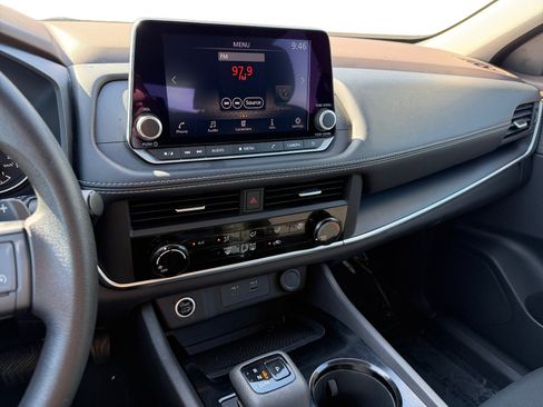 Used 2023 Nissan Rogue S FWD image 12