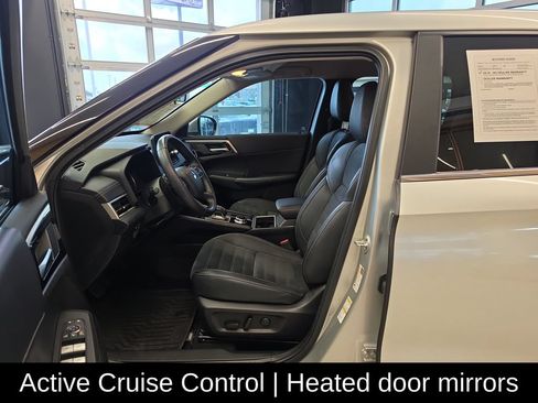Used 2024 Mitsubishi Outlander SE Black Edition FWD image 13