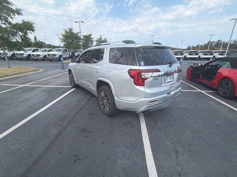Used 2020 GMC Acadia Denali AWD/4WD image 9