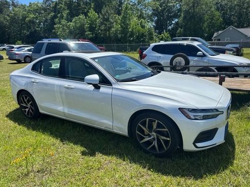 Used 2020 Volvo S60 T5 Momentum FWD image 3
