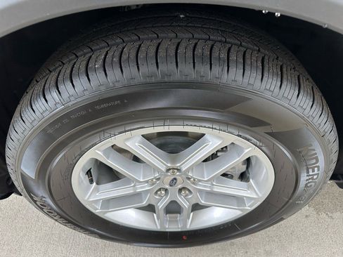 New 2026 Ford Explorer Active image 5