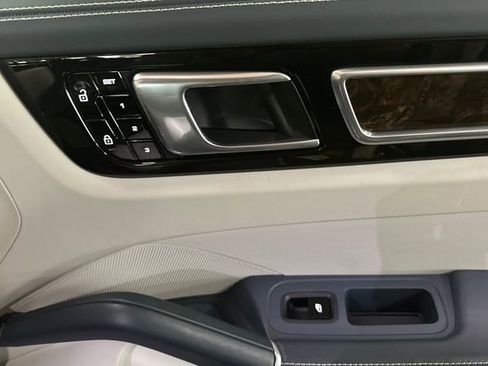 Used 2020 Porsche Cayenne S image 21