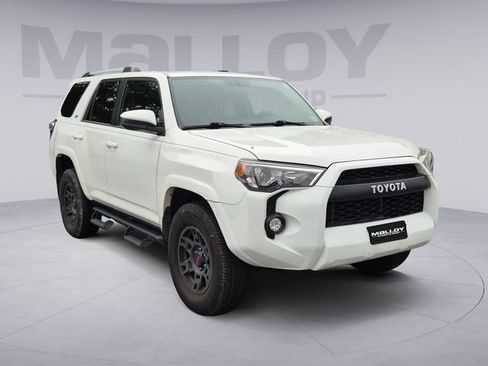 Used 2019 Toyota 4Runner SR5 AWD/4WD image 7