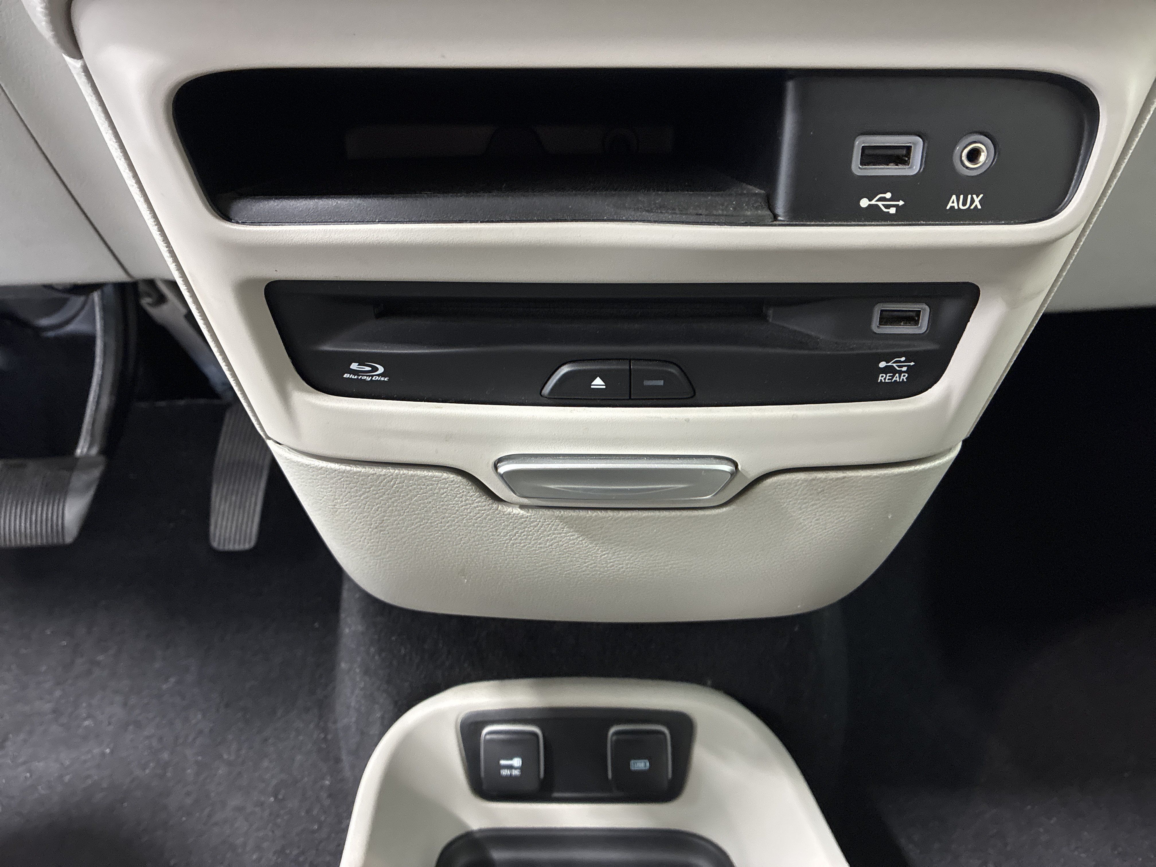 Used 2017 Chrysler Pacifica Touring-L Plus FWD image 26