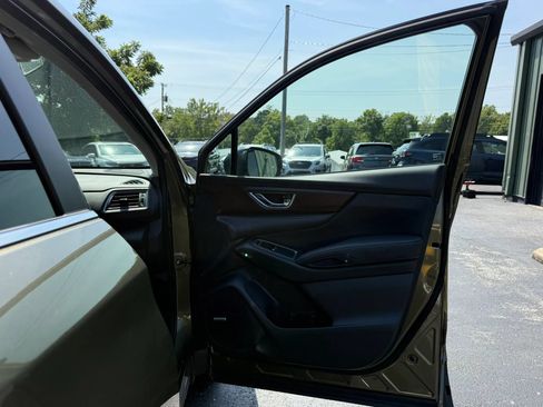 Used 2025 Subaru Ascent Touring AWD/4WD image 14