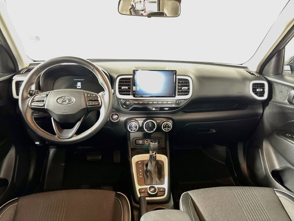 Used 2023 Hyundai Venue Limited w/ Cargo Package FWD image 12