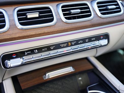 Used 2025 Mercedes-Benz GLE 350 4MATIC image 18