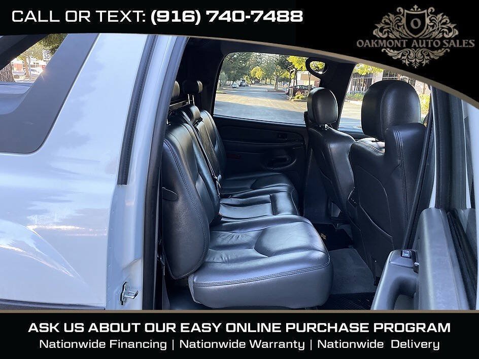 Used 2004 Chevrolet Avalanche 2500 w/ Preferred Equipment Group AWD/4WD image 19