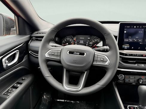New 2026 Jeep Compass Latitude image 15
