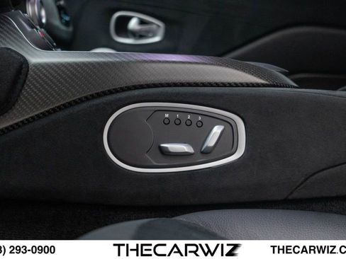 Used 2019 Aston Martin V8 Vantage Coupe RWD image 47