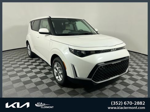 Used 2025 Kia Soul LX w/ LX Technology Package FWD image 1