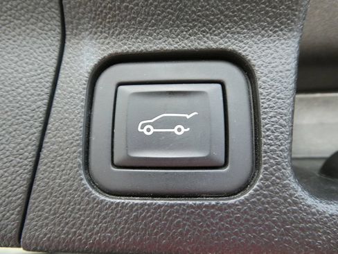 Used 2023 GMC Acadia AT4 w/ Technology Package AWD/4WD image 22