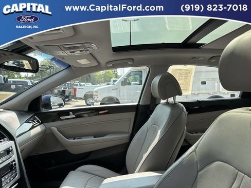 Used 2016 Hyundai Sonata Limited w/ Option Group 04 FWD image 22