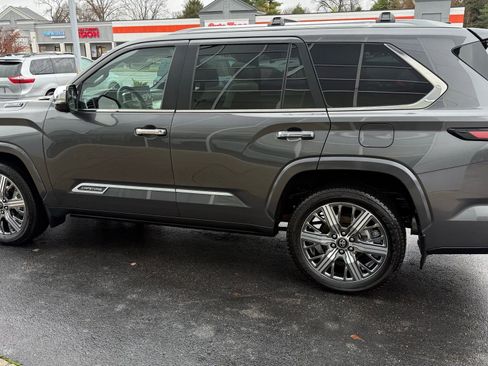 Used 2025 Toyota Sequoia Capstone image 7