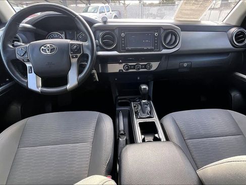 Used 2017 Toyota Tacoma SR5 w/ Tow Package image 14