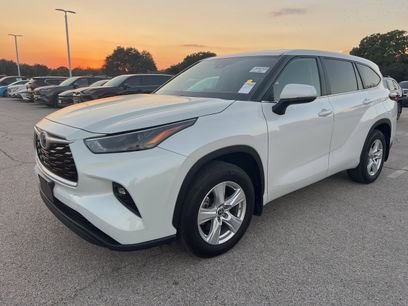 Used 2024 Toyota Highlander LE
