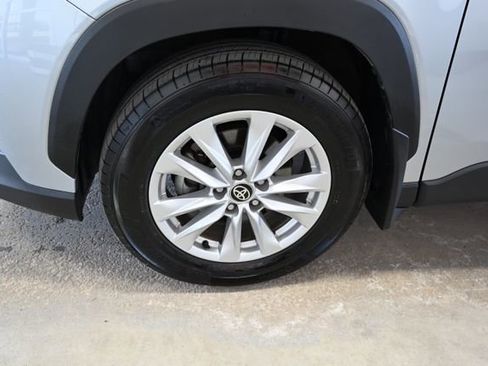 Used 2024 Toyota Corolla Cross LE w/ Moonroof Package image 31